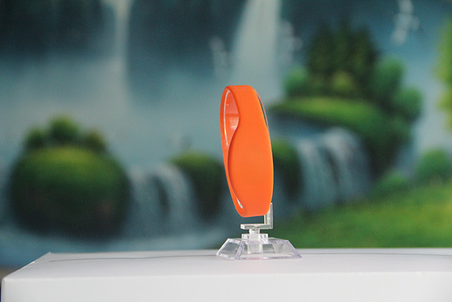 硅膠腕帶RFID電子標(biāo)簽與條形碼的優(yōu)勢 硅膠腕帶RFID電子標(biāo)簽與條形碼的優(yōu)勢