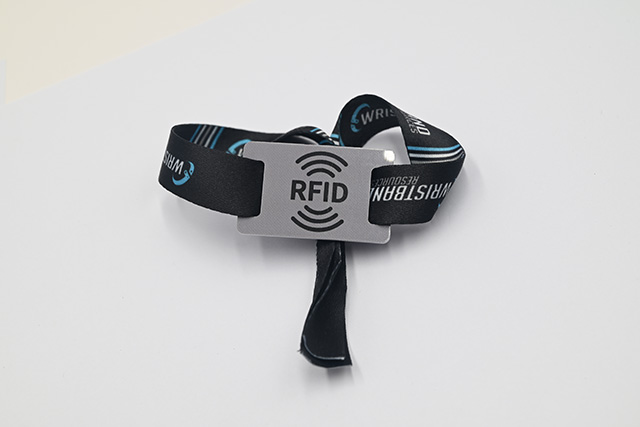 校園卡不僅有統一的布局，還有個性化的定制